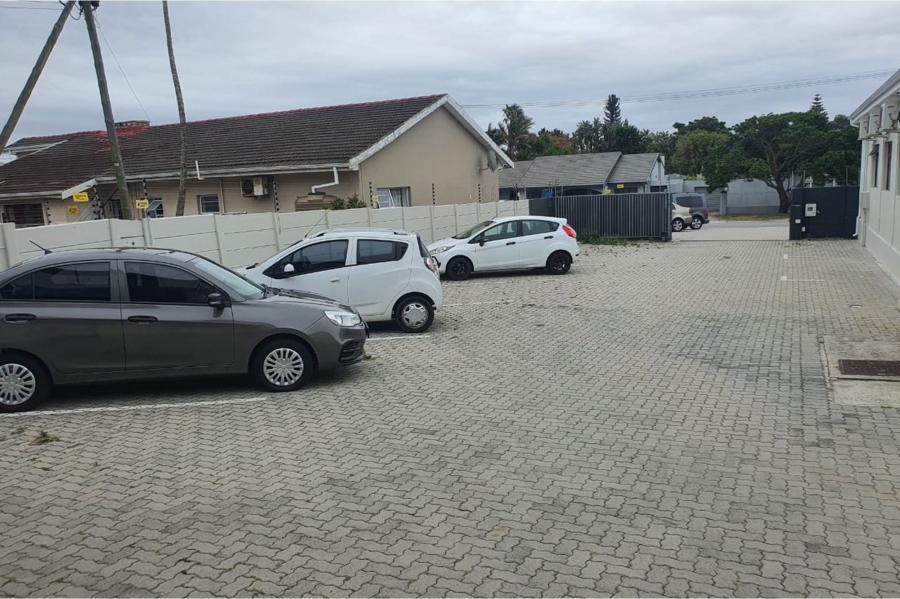 To Let commercial Property for Rent in Newton Park Eastern Cape